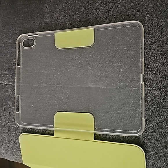 Ipad/Tablet Cover/Protector - Picture 3 of 5